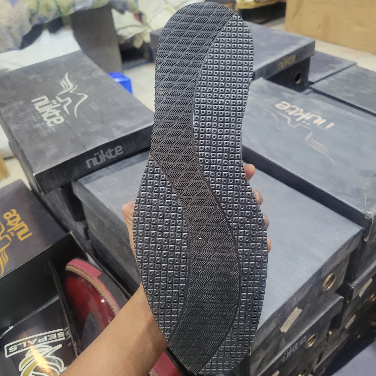 Nukte Medicates Shoes Maroon Black